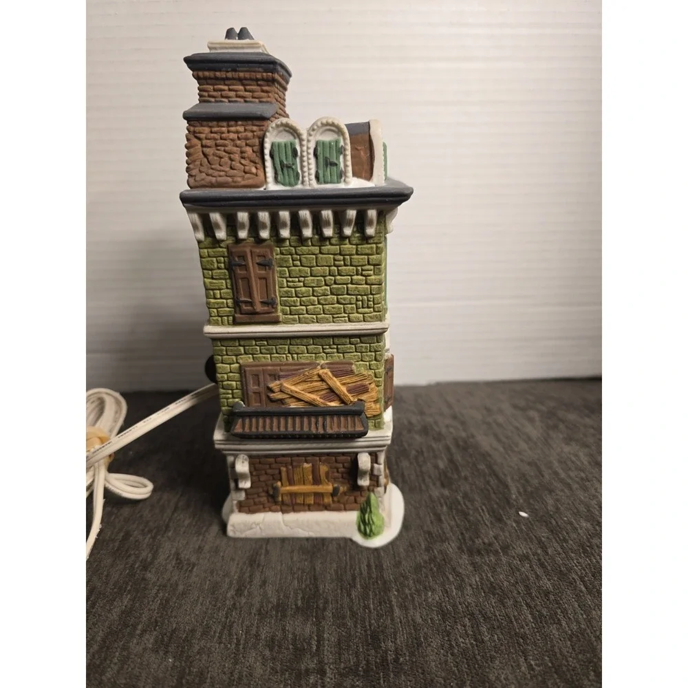 The Flat Of Ebenezer Scrooge - Dickens Village - EUC - Dept 56 Vintage 1989